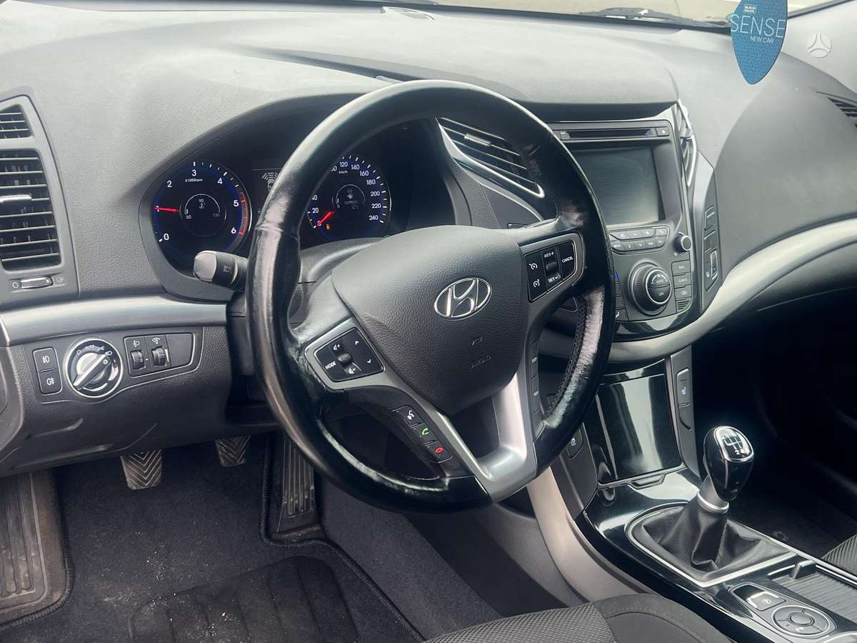 Hyundai i40 2012 — photo 16