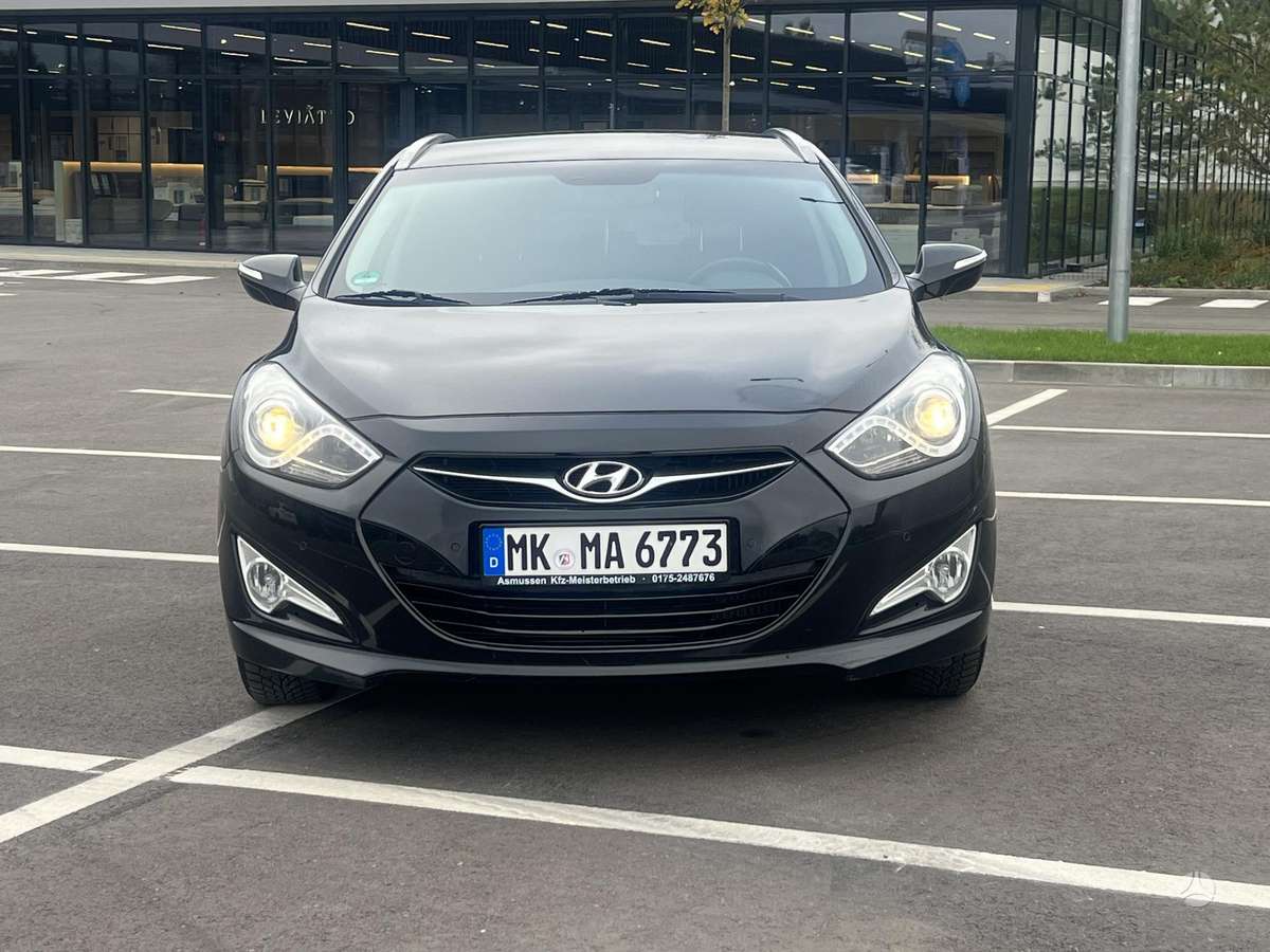 Hyundai i40 2012 — interior