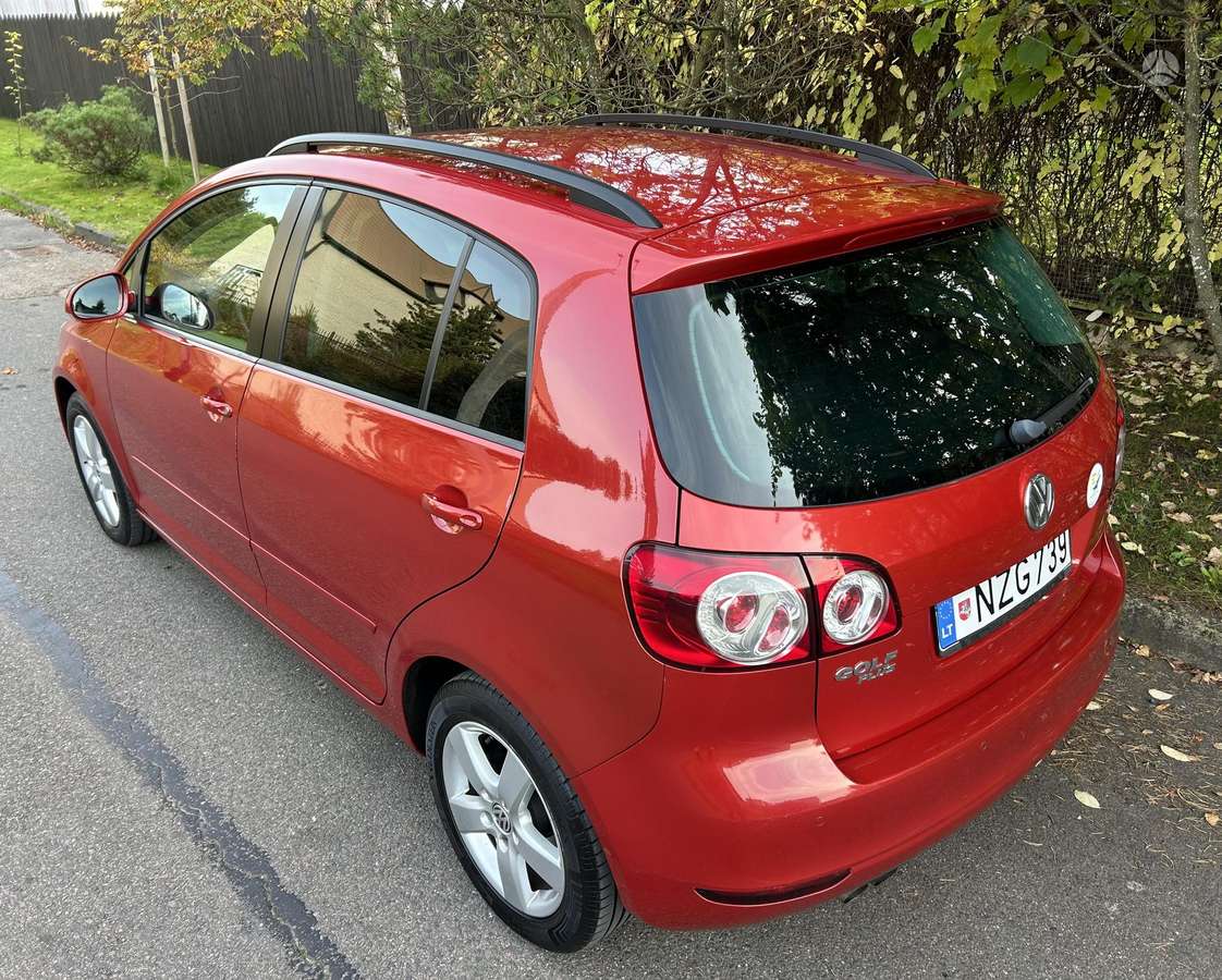 Volkswagen Golf 2011 — двигун 1390 cm³, 122 HP (90kW)