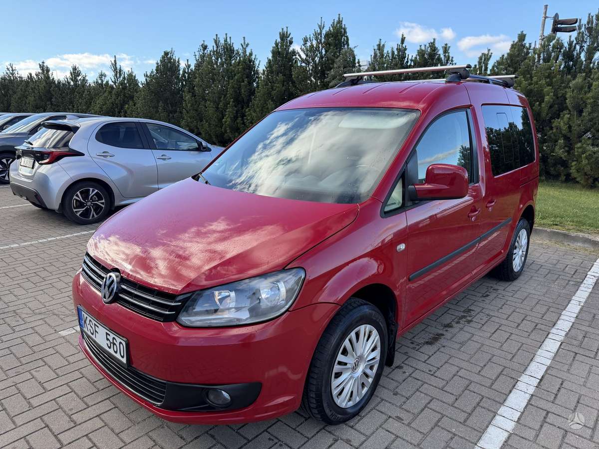 Volkswagen Caddy 2011 — rear view