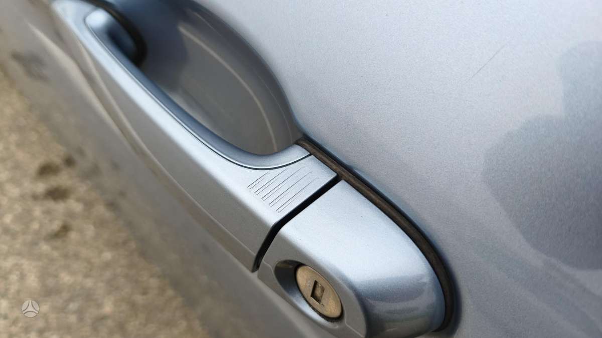 BMW 325 2014 — photo 16