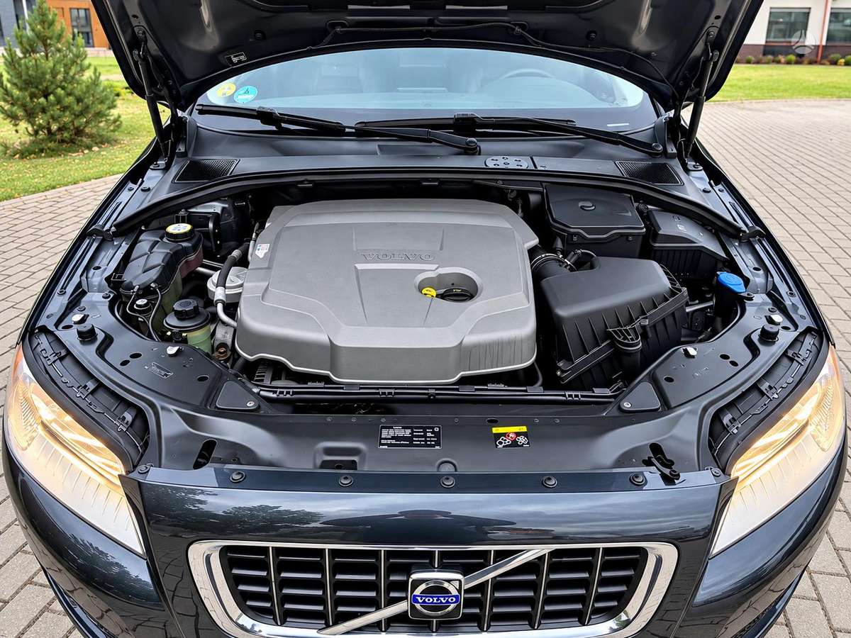 Volvo V70 2009 — photo 12