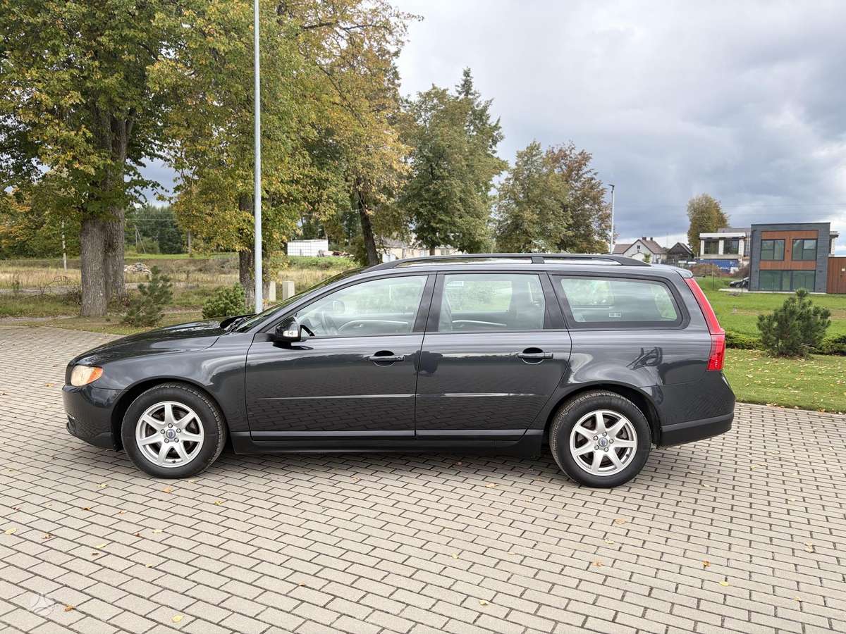 Volvo V70 2009 — engine 1997 cm³, 136 HP (100kW)