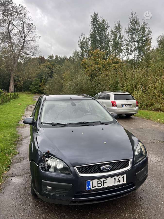 Ford Focus 2007 — вигляд ззаду