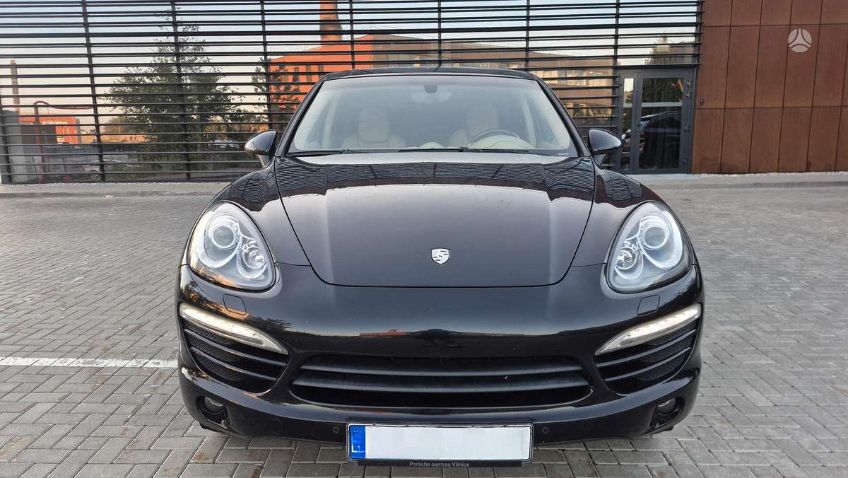 Porsche Cayenne 2011 — photo 10