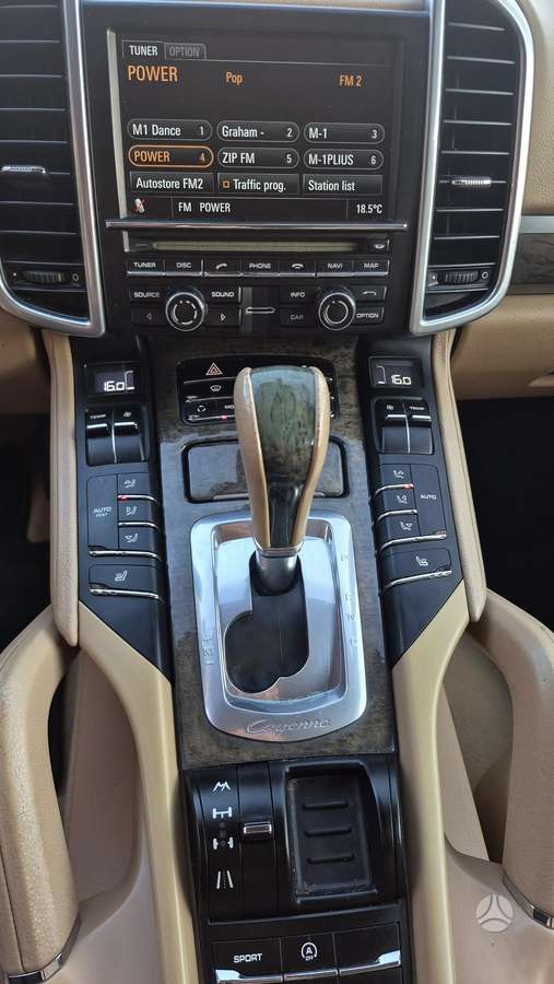 Porsche Cayenne 2011 — photo 15