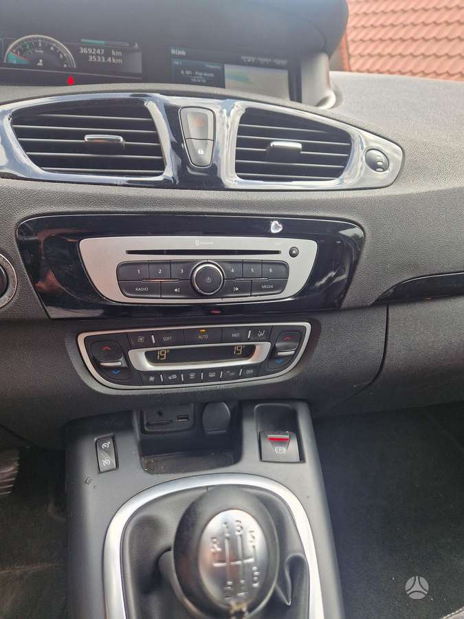 Renault Grand 2014 — photo 15