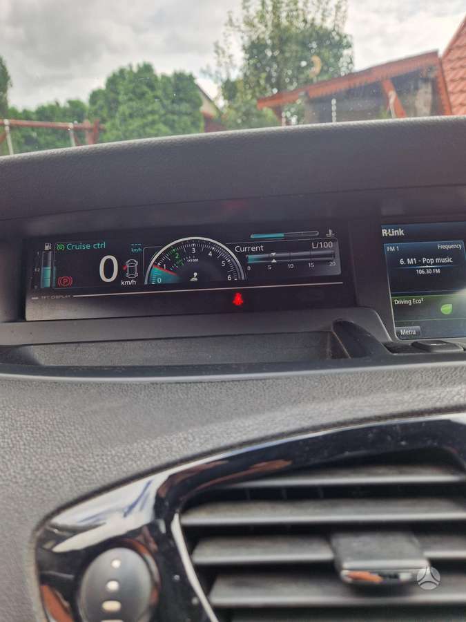 Renault Grand 2014 — photo 16
