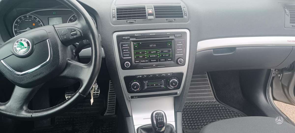Skoda Octavia 2012 — photo 13