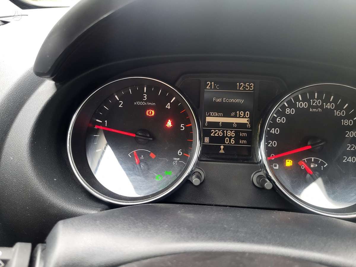 Nissan Qashqai 2012 — photo 14