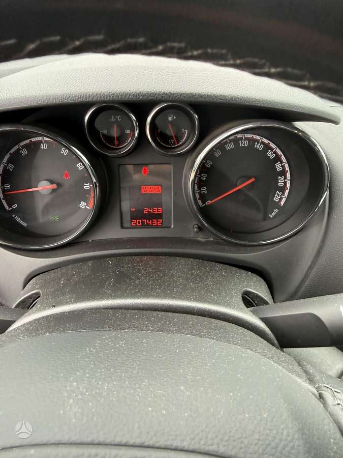 Opel Meriva 2011 — photo 10