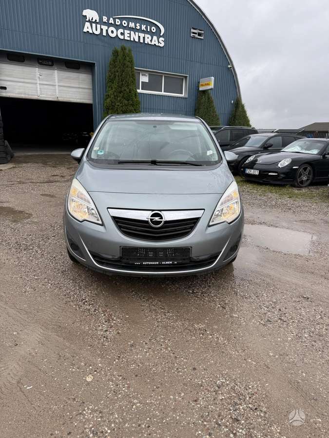 Opel Meriva 2011 — interior