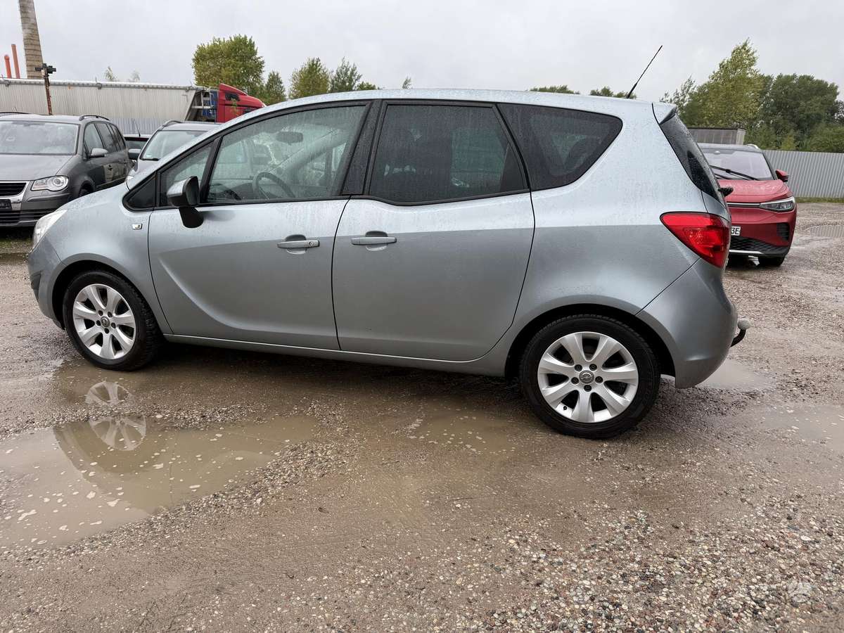 Opel Meriva 2011 — engine 1398 cm³, 101 HP (74kW)