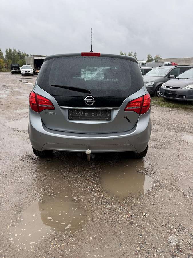 Opel Meriva 2011 — photo 5