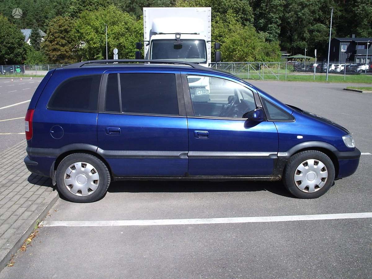 Opel Zafira 2004 — interior