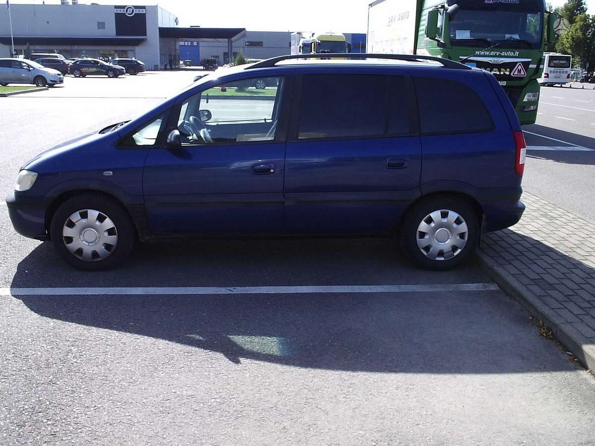 Opel Zafira 2004 — engine 1796 cm³, 125 HP (92kW)
