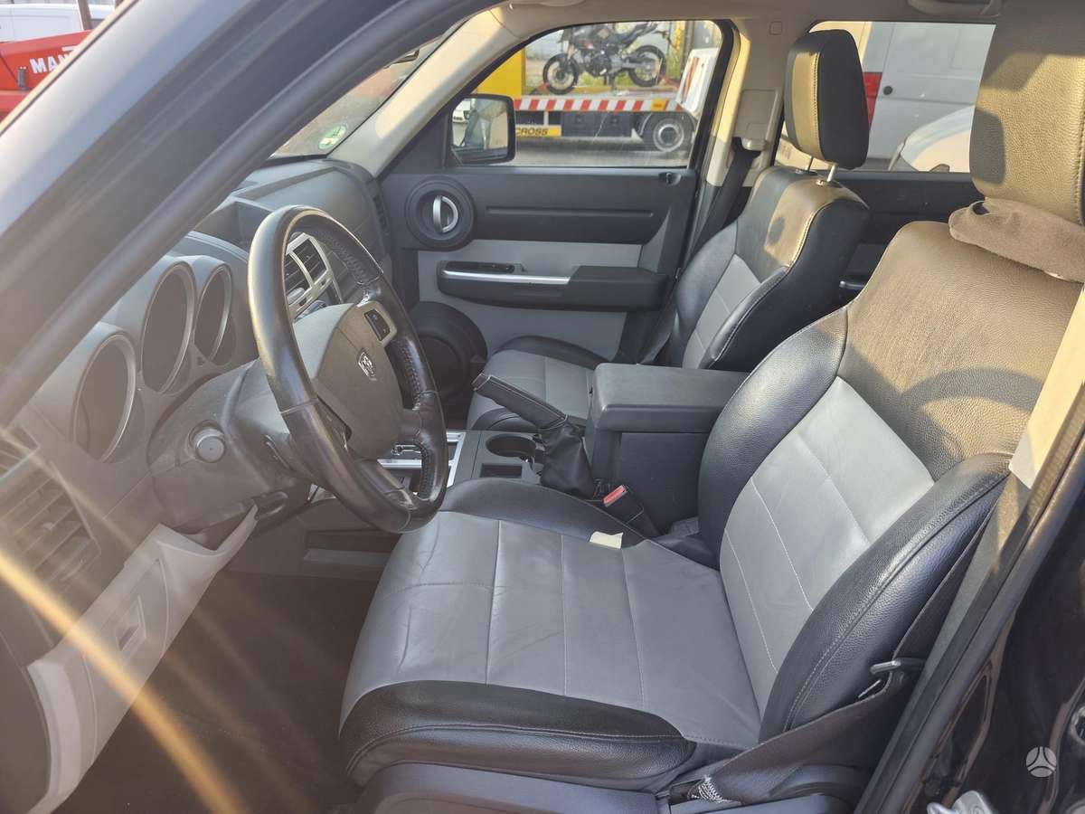 Dodge Nitro 2009 — photo 7