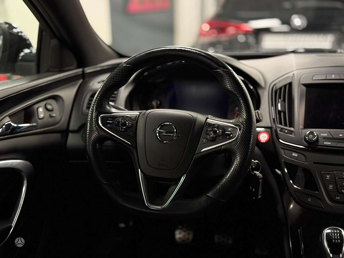 Opel Insignia 2014 — photo 11