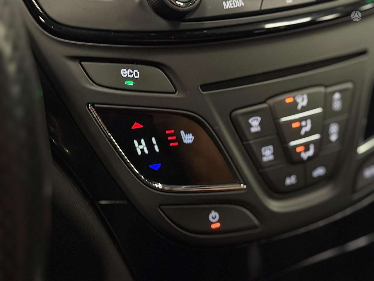 Opel Insignia 2014 — photo 17