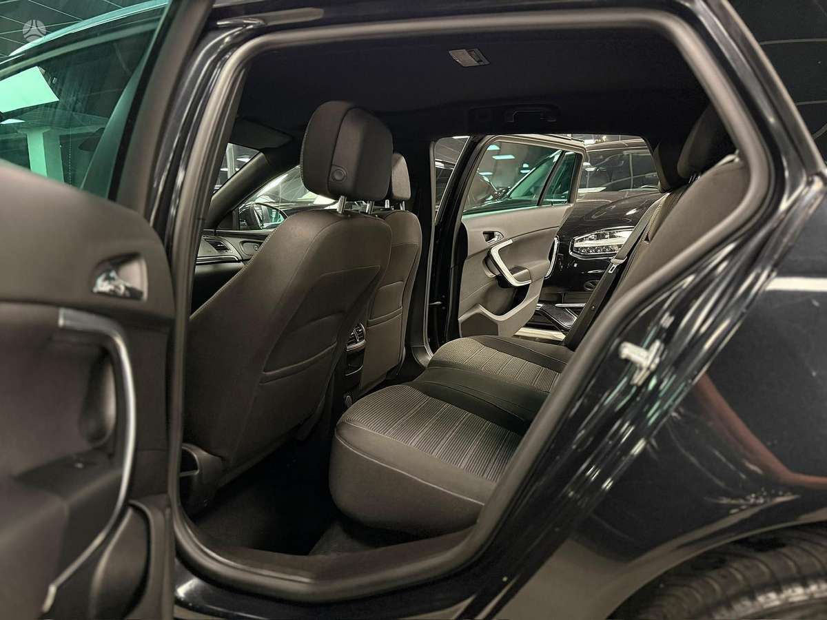 Opel Insignia 2014 — photo 21