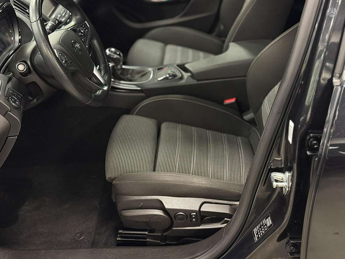 Opel Insignia 2014 — photo 22