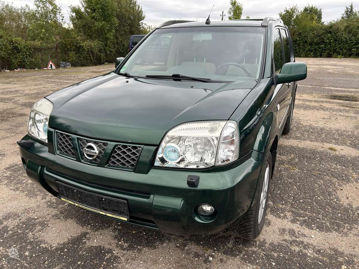 Nissan X-Trail 2005 — вигляд ззаду