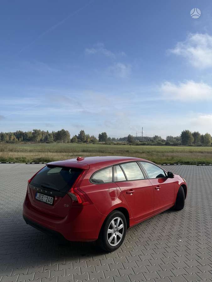 Volvo V60 2012 — interior