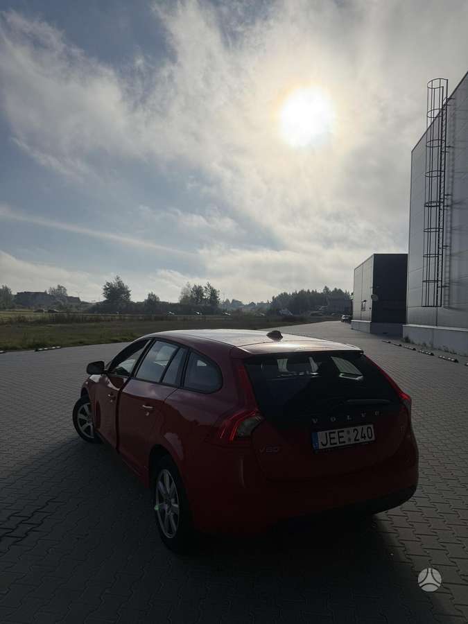Volvo V60 2012 — engine 1984 cm³, 163 HP (120kW)