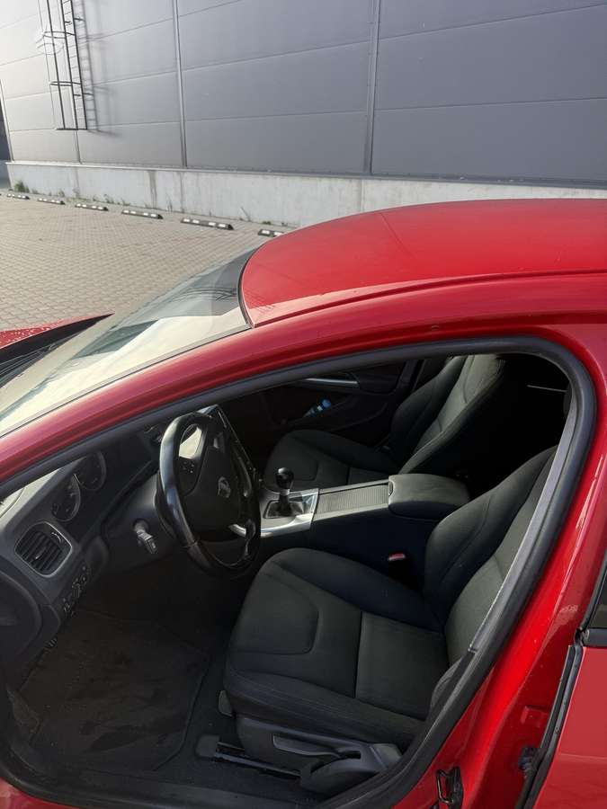 Volvo V60 2012 — photo 6