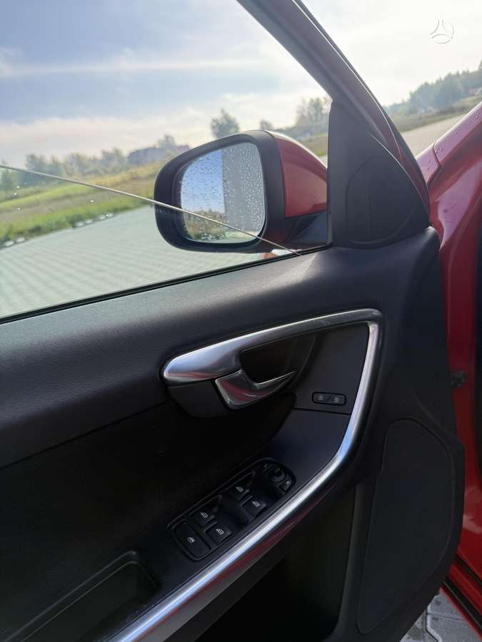Volvo V60 2012 — photo 9