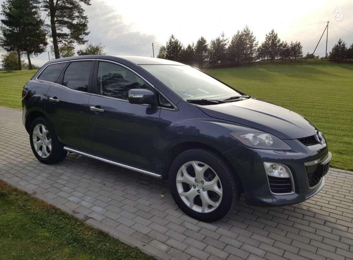 Mazda CX-7 2011 — rear view