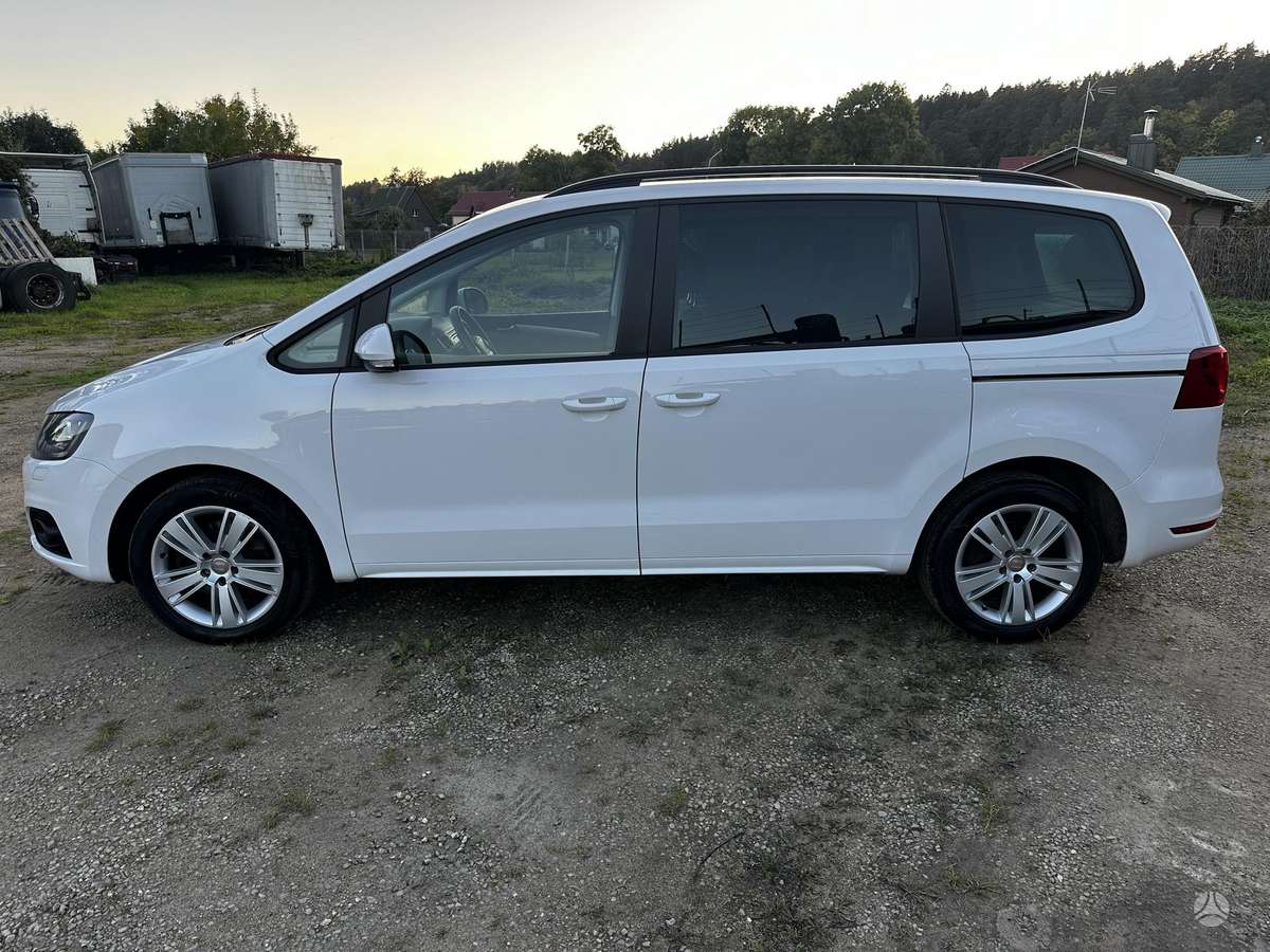 Seat Alhambra 2014 — photo 10