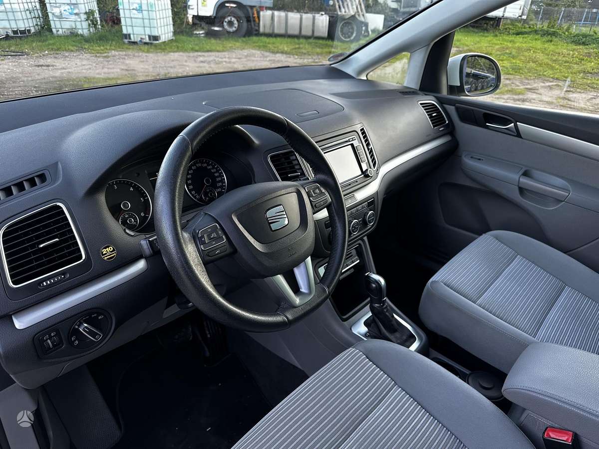 Seat Alhambra 2014 — photo 12