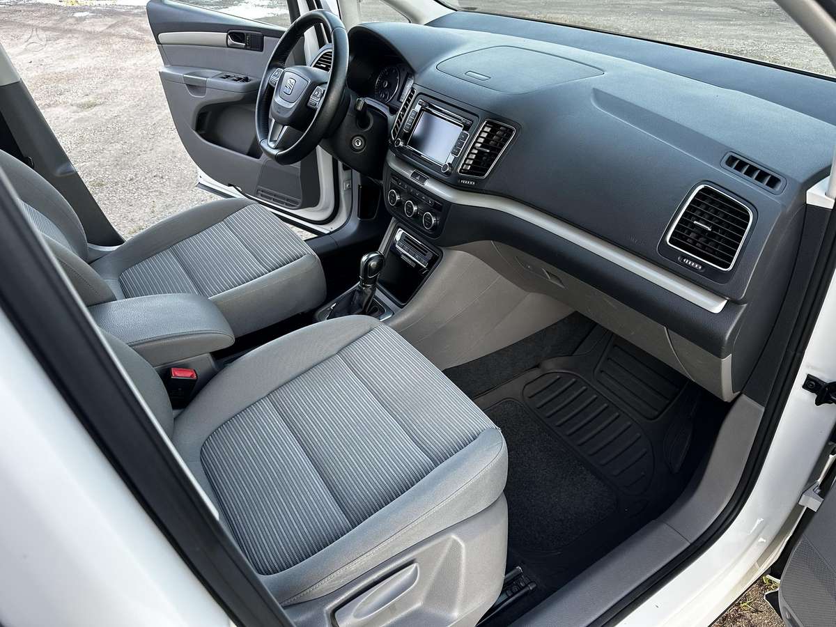 Seat Alhambra 2014 — photo 13