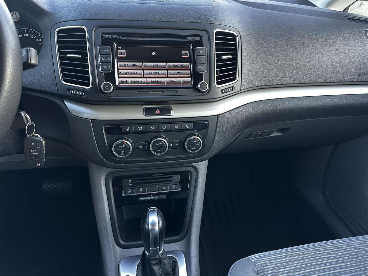 Seat Alhambra 2014 — photo 15