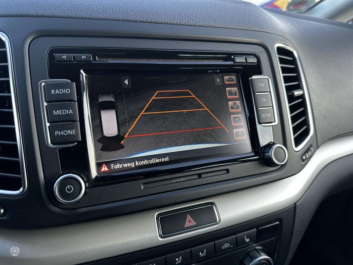 Seat Alhambra 2014 — photo 16