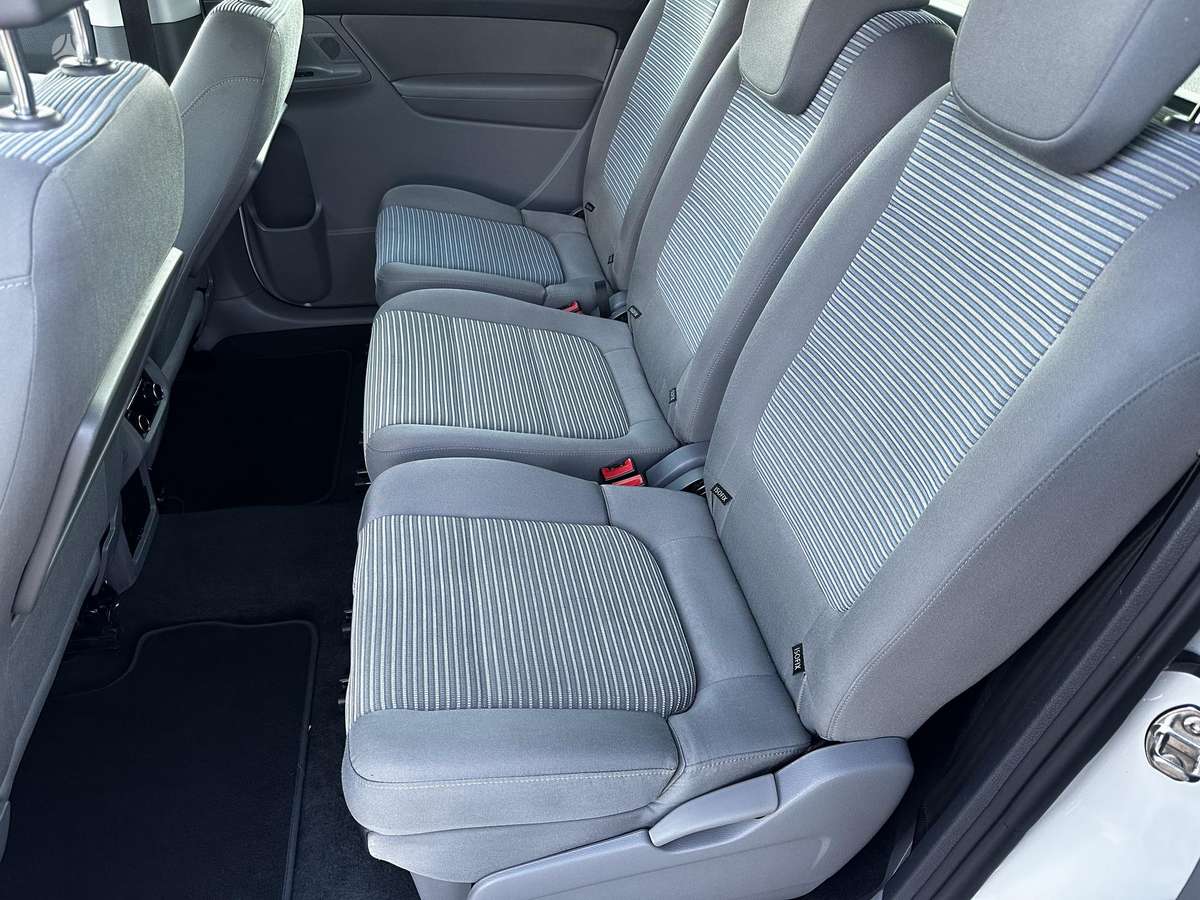 Seat Alhambra 2014 — photo 17