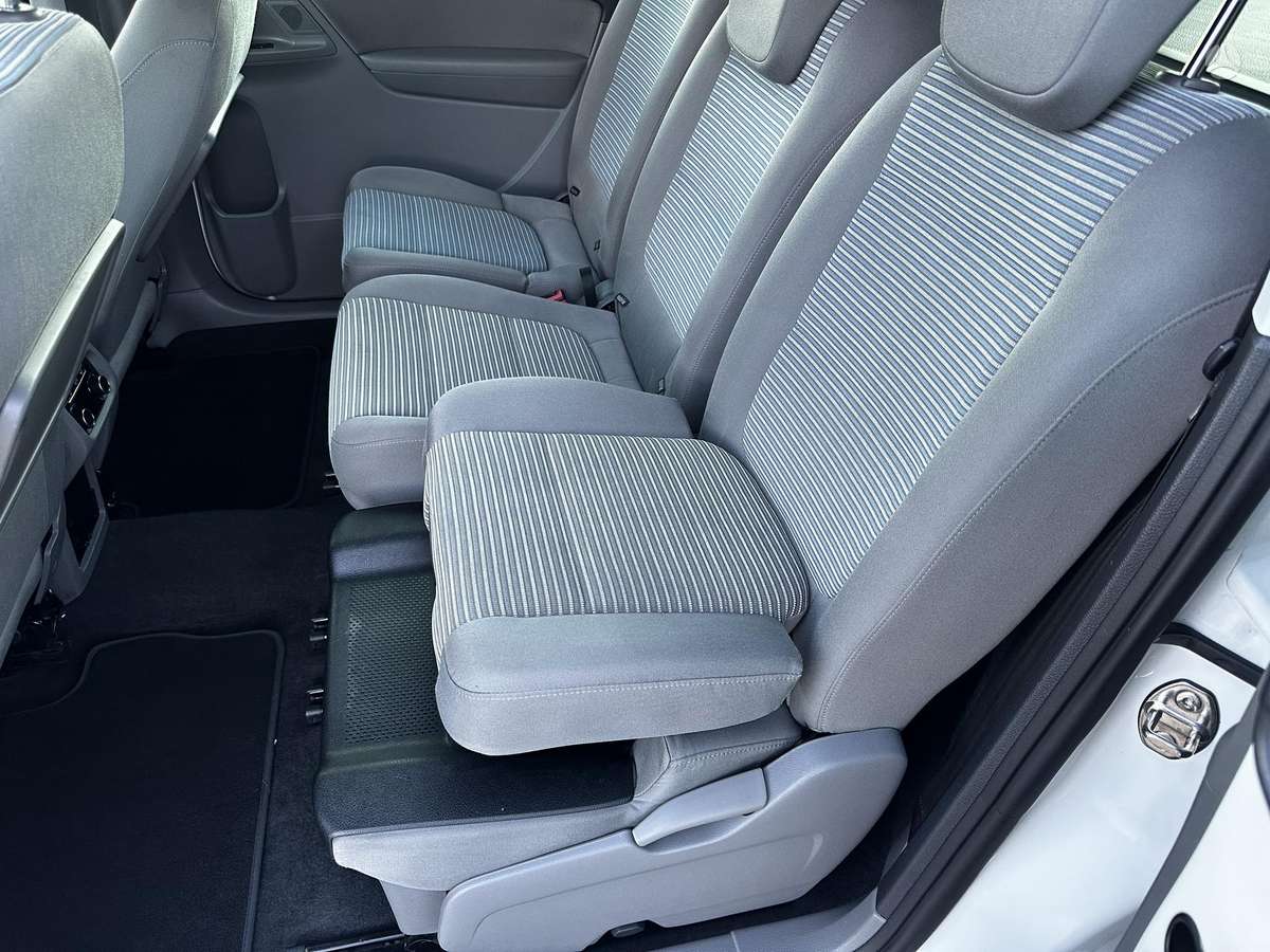 Seat Alhambra 2014 — photo 18
