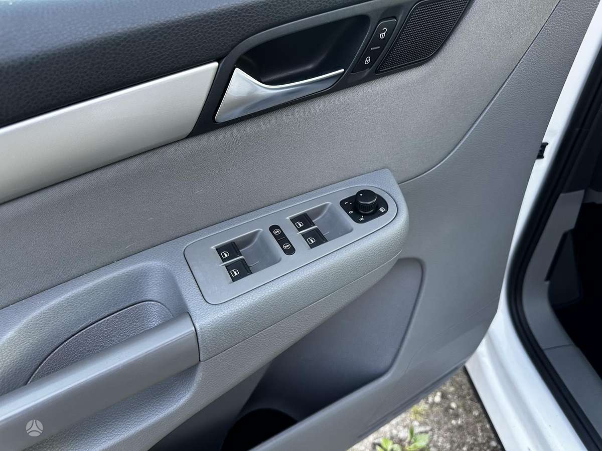 Seat Alhambra 2014 — photo 19