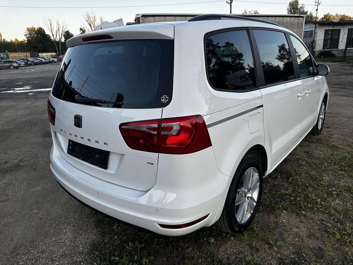 Seat Alhambra 2014 — photo 7