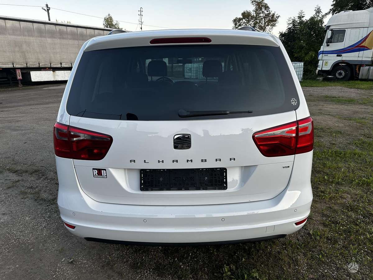 Seat Alhambra 2014 — photo 8