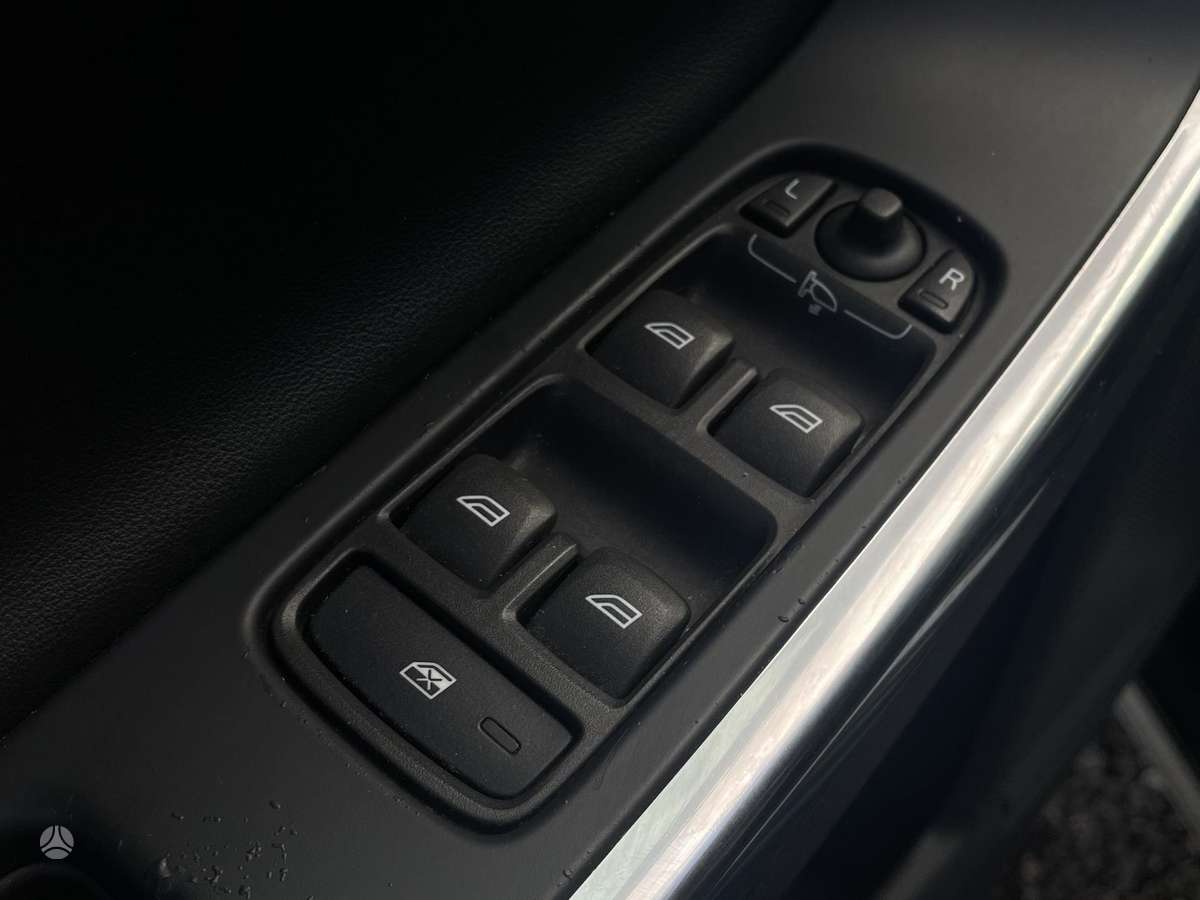 Volvo V60 2014 — photo 12