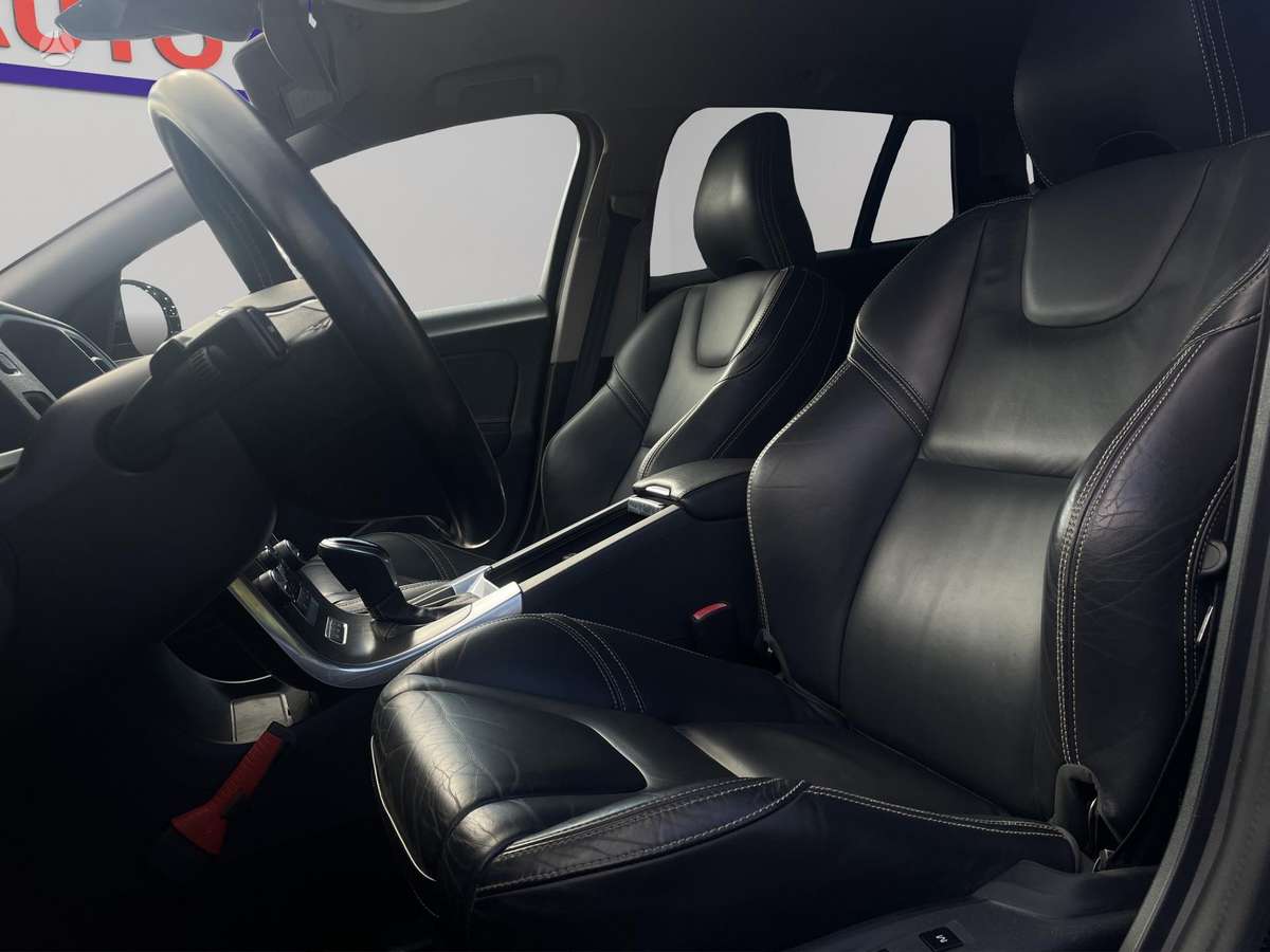 Volvo V60 2014 — photo 13