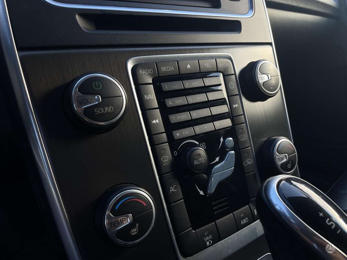 Volvo V60 2014 — photo 15