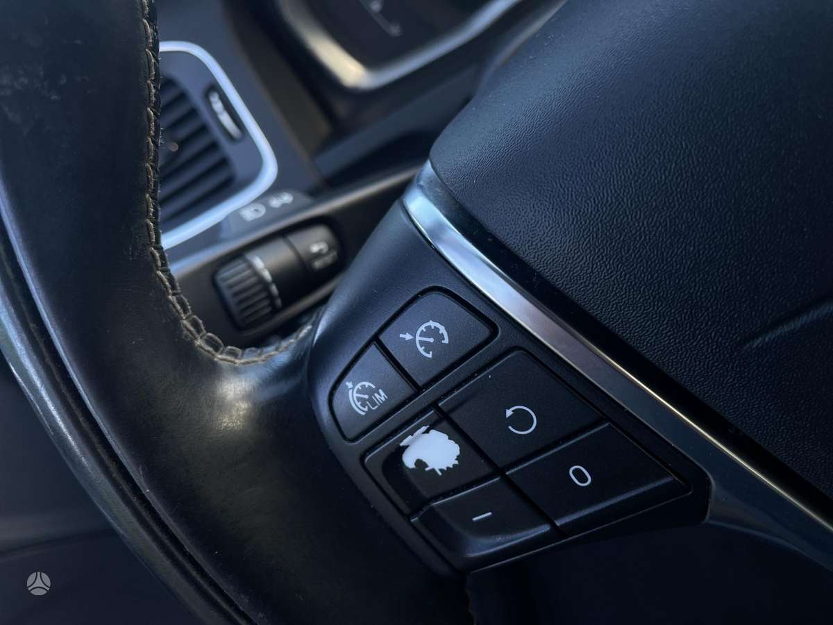 Volvo V60 2014 — photo 17