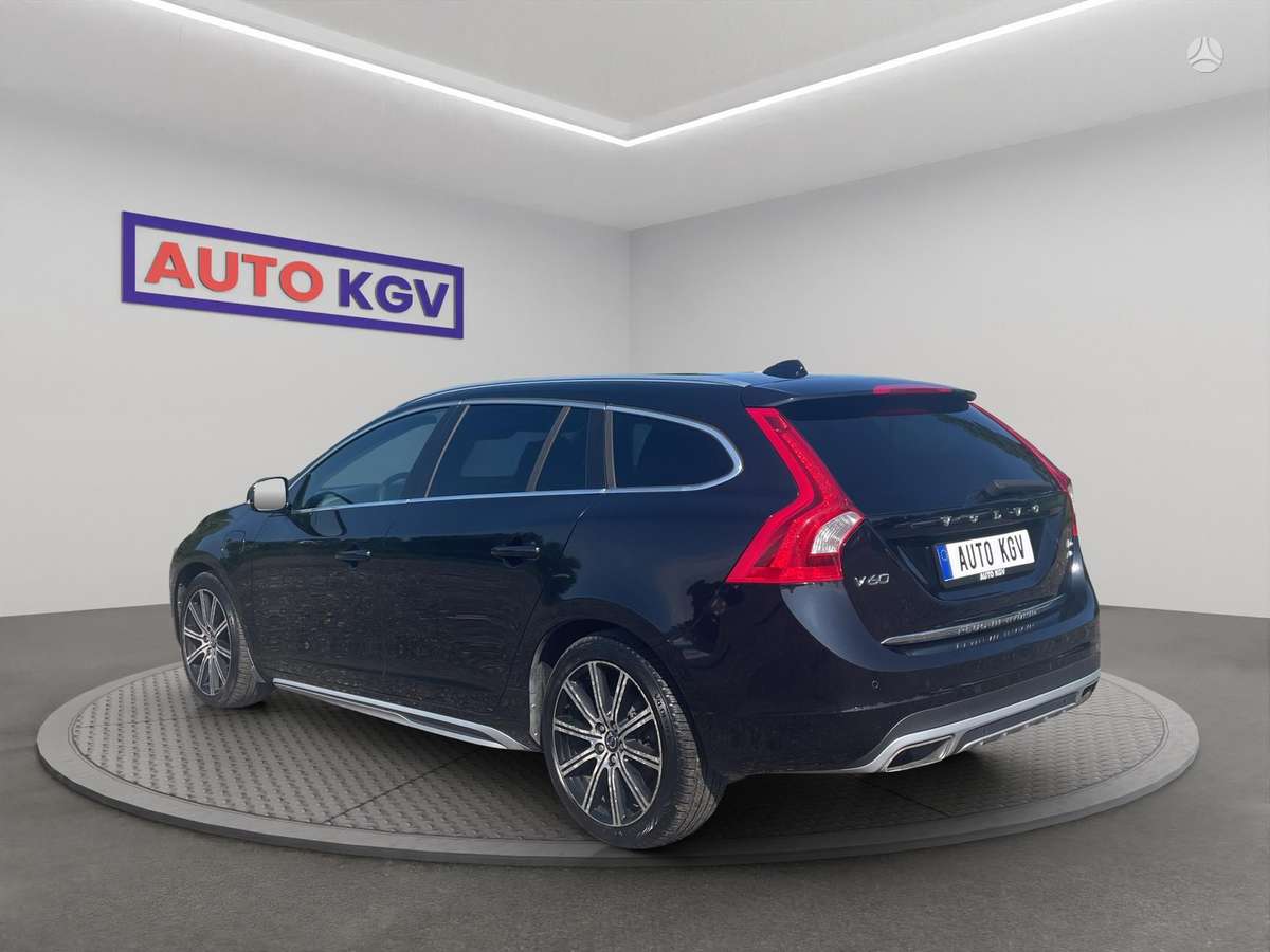 Volvo V60 2014 — interior