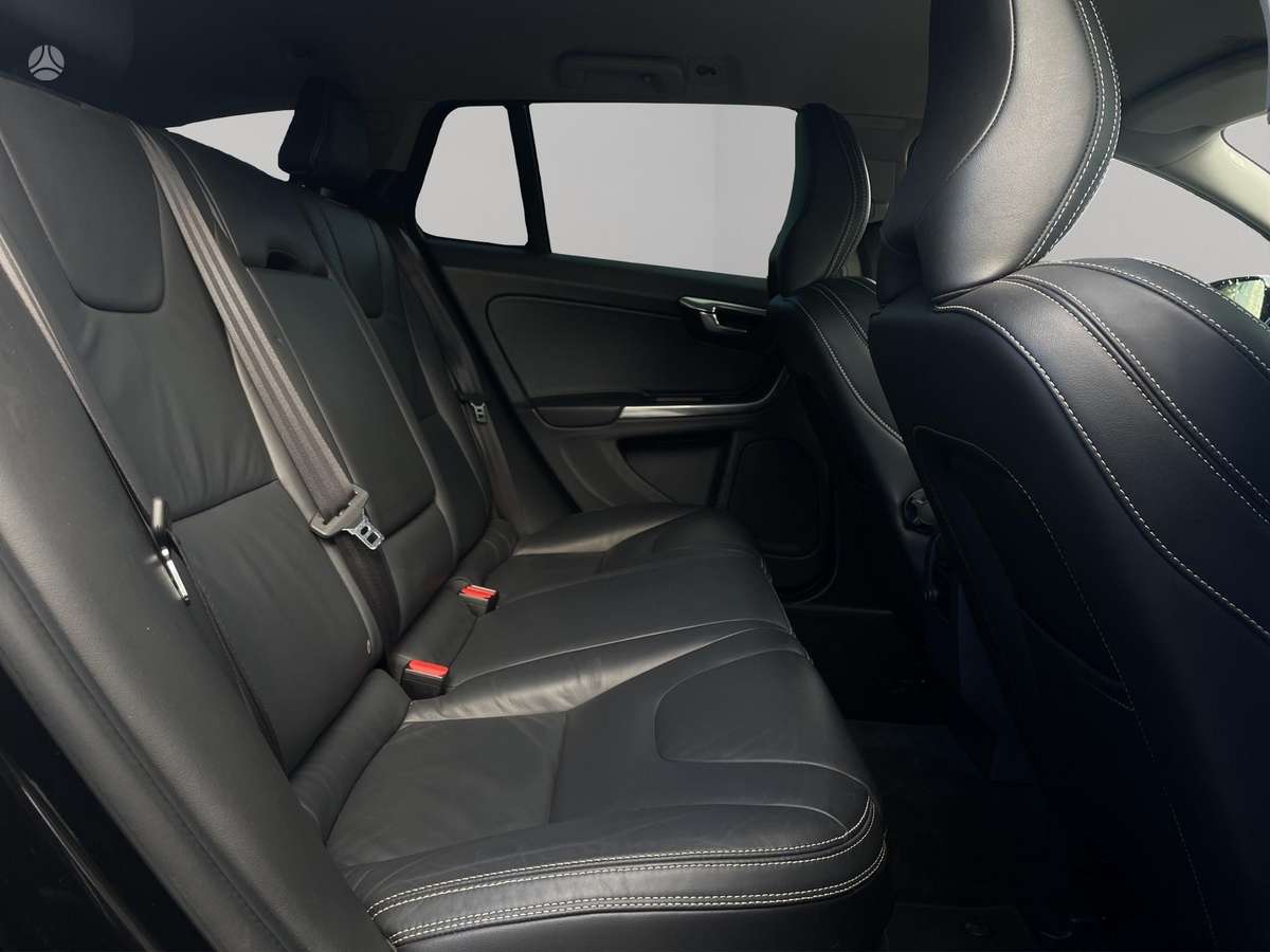 Volvo V60 2014 — photo 9