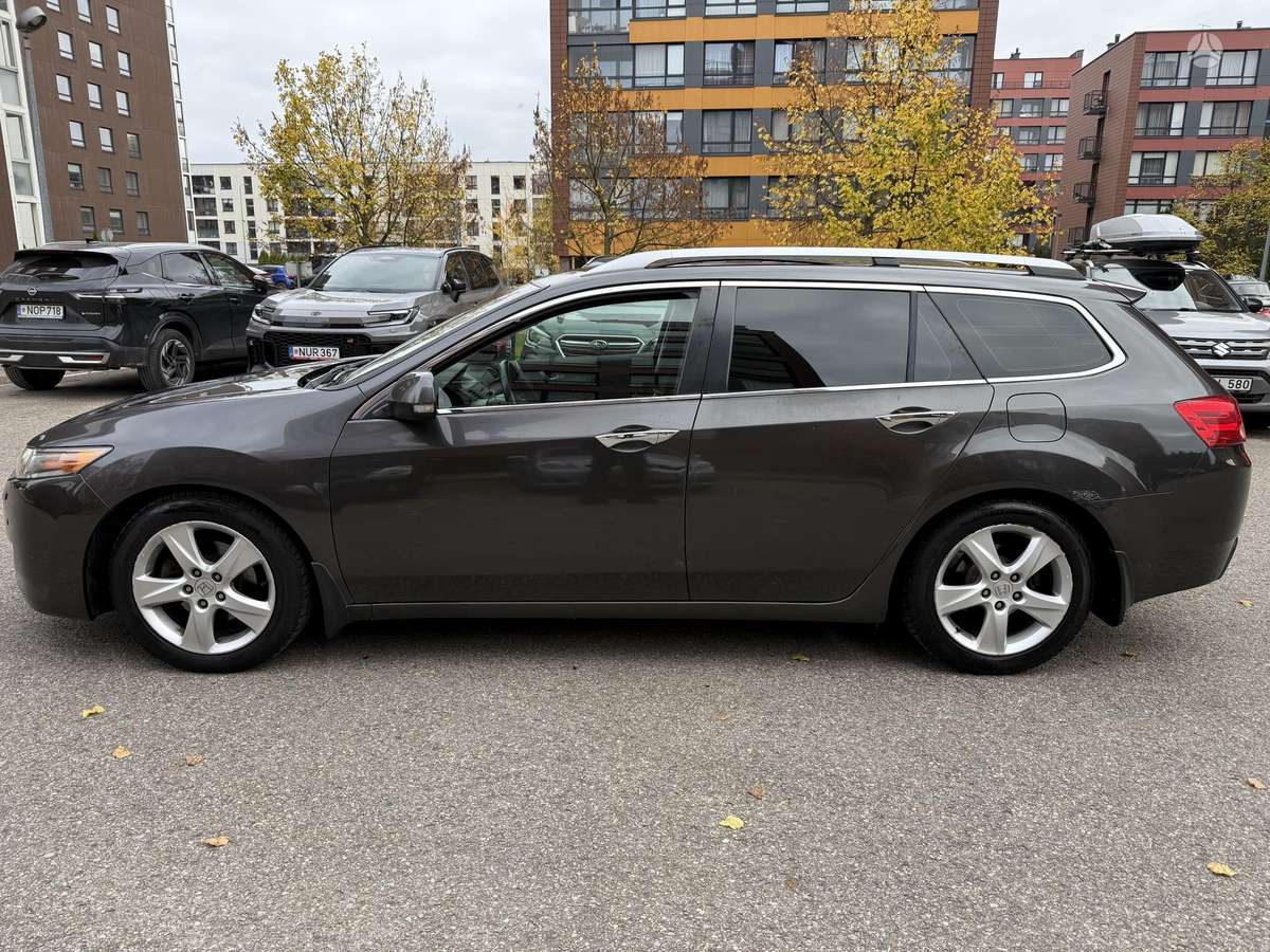 Honda Accord 2009 — салон