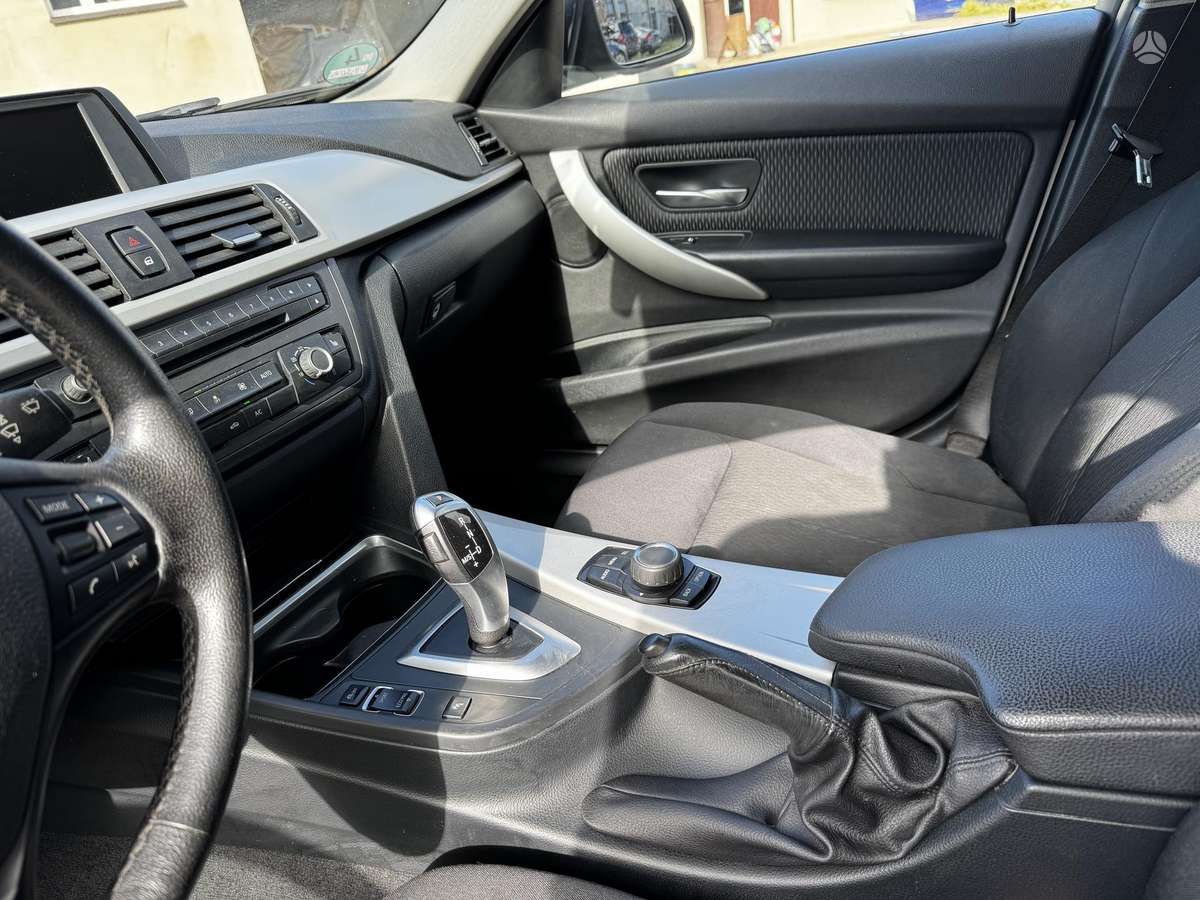 BMW 320 2013 — photo 12