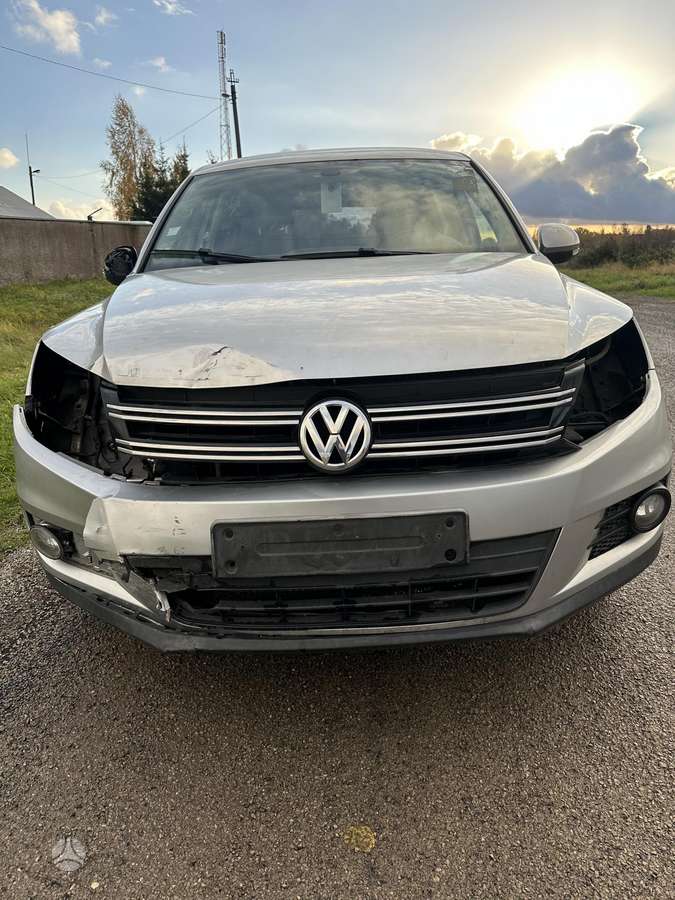 Volkswagen Tiguan 2011 — двигун 1968 cm³, 110 HP (81kW)